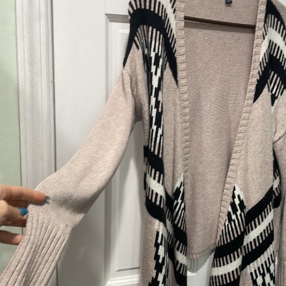Aztec print cardigan - Picture 2 of 5